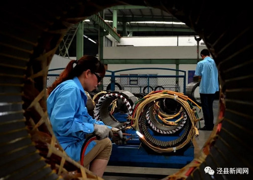 泉州金(jīn)优电子制造(zao)有限责任公(gōng)司(AI智能站)曹(cao)衛平:巾帼不(bu)讓須眉